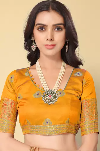 Women'S Green Jacquard Cotton Blend Golden Zari Butta Butti Woven Maheshwari Saree With Blouse Piece