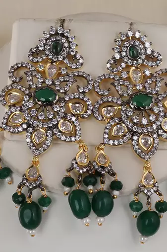 Semi precious beads with victorian pendant set