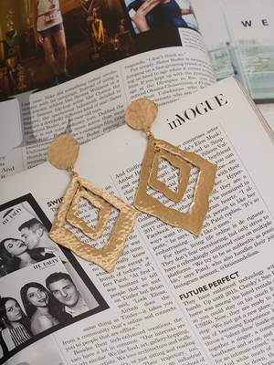 Golden geometric square concentric lines designed drop earring gold plated alloy for girls women 2