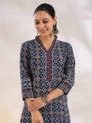 blue pure cotton geometric print a-line kurta trouser set 4