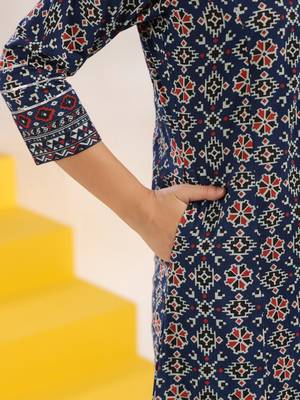  blue pure cotton geometric print a-line kurta trouser set 5