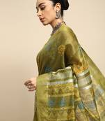 Green colour silk blend women's  saree with blouse piece