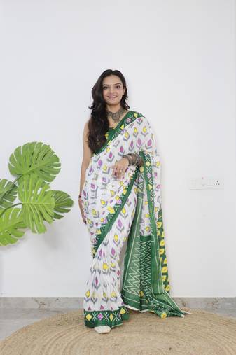 White Printed Cotton Cotton Sarees