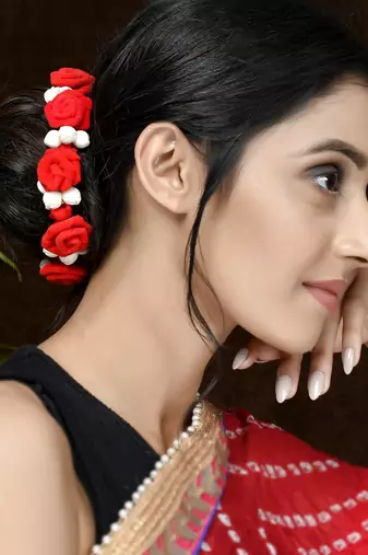 Women red & gold toned embellished hair accessory set