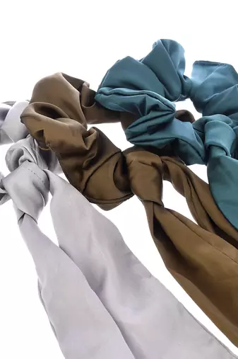 Women multicolored set of 3 scarf hair scrunchies ponytail holders