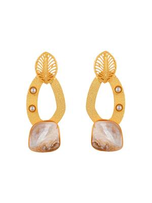 Mother of pearl gold plated earring 2