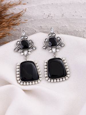 Silver plated pearl black stone drop earring 1