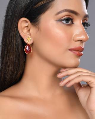 Glod plated red stone drop earring 2