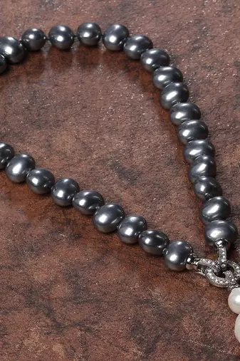 Beautiful egg shape shell pearls necklace set