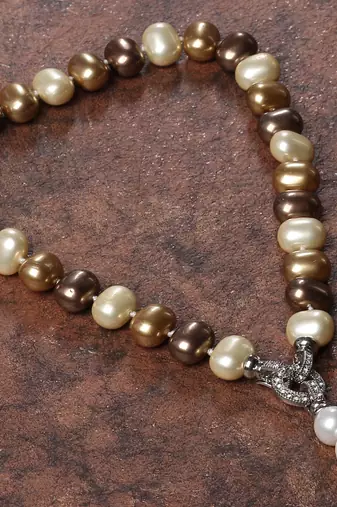 Beautiful egg shape shell pearls necklace set