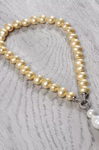 Beautiful egg shape shell pearls necklace set