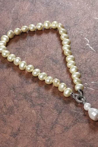 Beautiful egg shape shell pearls necklace set