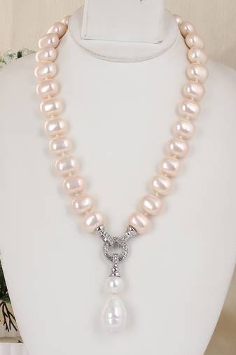 Beautiful egg shape shell pearls necklace set