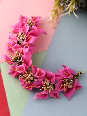 Women pink colored embellished hair accessory set 1