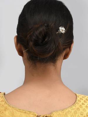 Silver toned oxidised honeybee hairstick 1