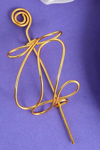 Gold plated metalic hair bun pin