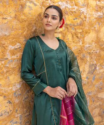 Forest green satin a-line kurta set with ombre dupatta 2