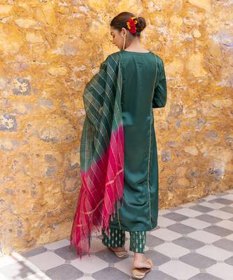 Forest green satin a-line kurta set with ombre dupatta 4