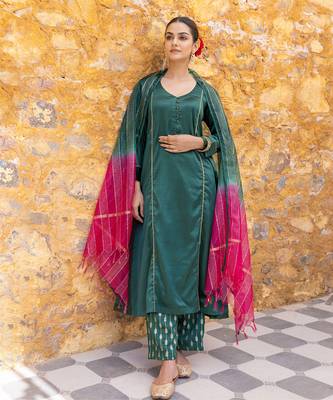Forest green satin a-line kurta set with ombre dupatta 5