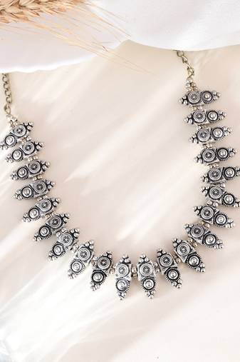 Silver plated oxidised necklace