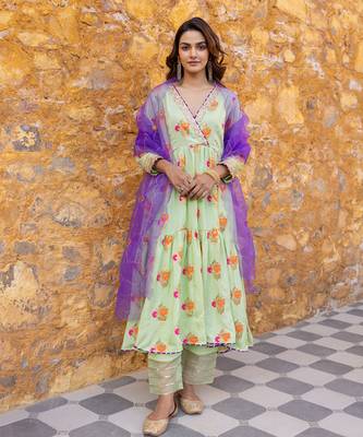 Mint green flared anarkali set with zari floral embroidered motifs 1