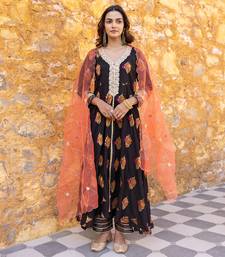 Black flared anarkali set with zari floral embroidered motifs