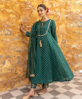 Emerald green chanderi anarkali set with organza dupatta 2