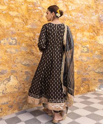 Black zari embroidered anarkali set 5