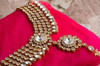 Traditional Bridal Statement Kundan Jewellery Set 3