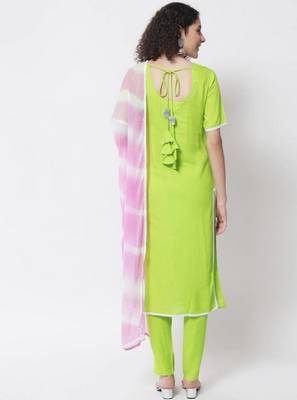 Women Fluorescent Green Kurta Set with Dupatta 4