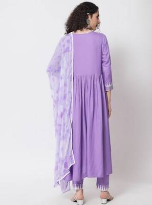 Women Lavender Flared Suit Set with Dupatta 4