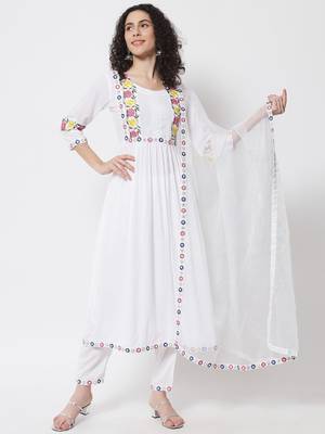 Women White Anarkali Suit Set with Dupatta 1