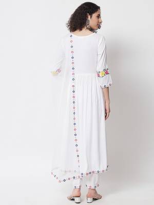Women White Anarkali Suit Set with Dupatta 7