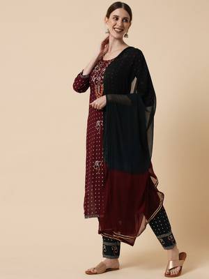 Mocha Brown Kurta and Green pant Set with Dupatta 2