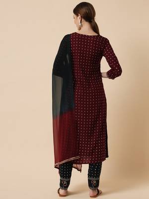 Mocha Brown Kurta and Green pant Set with Dupatta 3