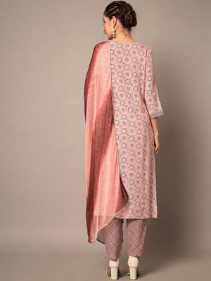 Peach Ethnic Printed Kurta Set with Dupatta 3