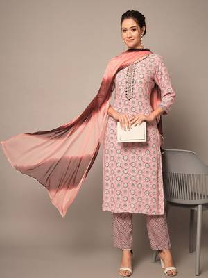 Peach Ethnic Printed Kurta Set with Dupatta 1