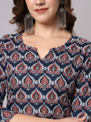 Navy Blue and Maroon Straight Kurta and Pants Set 7