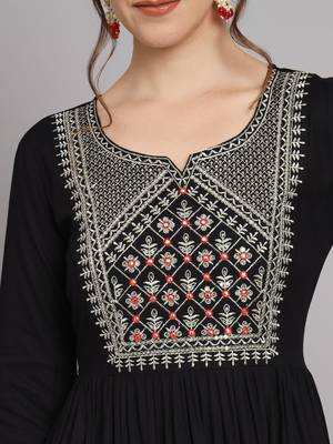 Black Embroidered Kurta Set with Dupatta 4