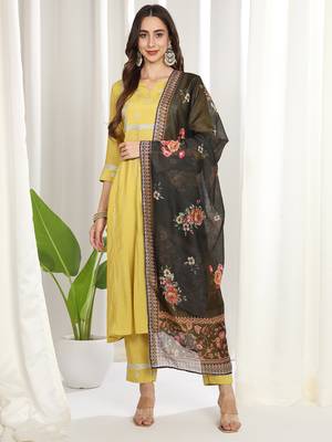 Women yellow blend kurta set with fancy dupatta 1