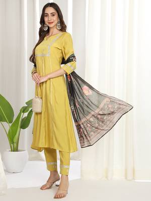 Women yellow blend kurta set with fancy dupatta 2