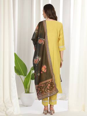 Women yellow blend kurta set with fancy dupatta 5