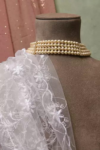Beautiful World Pearl Choker