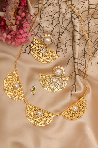 Nilofer Set