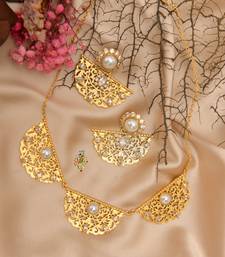 Nilofer Set
