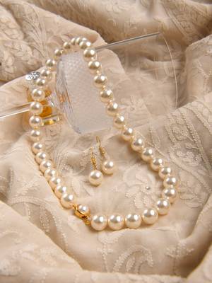 Queen's Pearl Set (Swarovski Pearls) 3