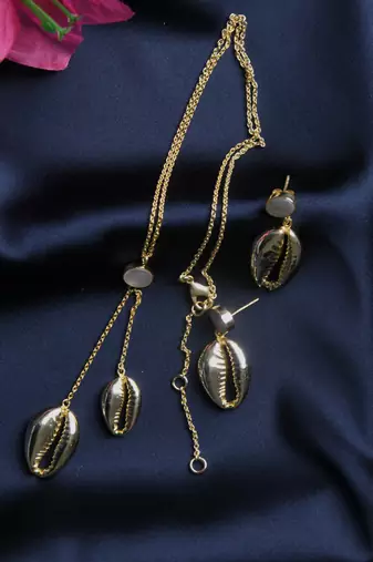 Serene Sands Necklace
