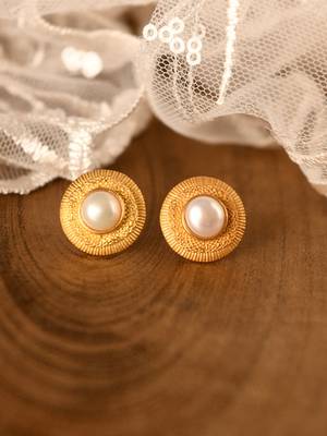 Luminous Pearl Studs 1