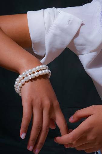 manufactured pearl bracelet