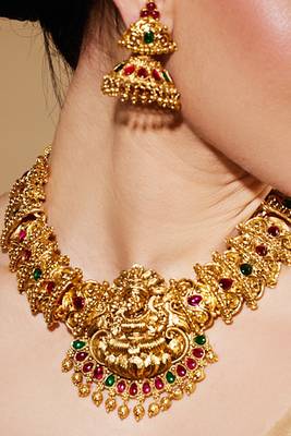 Gold Plated Lakshmi Temple Jewellery Set For Women With Jhumka 3